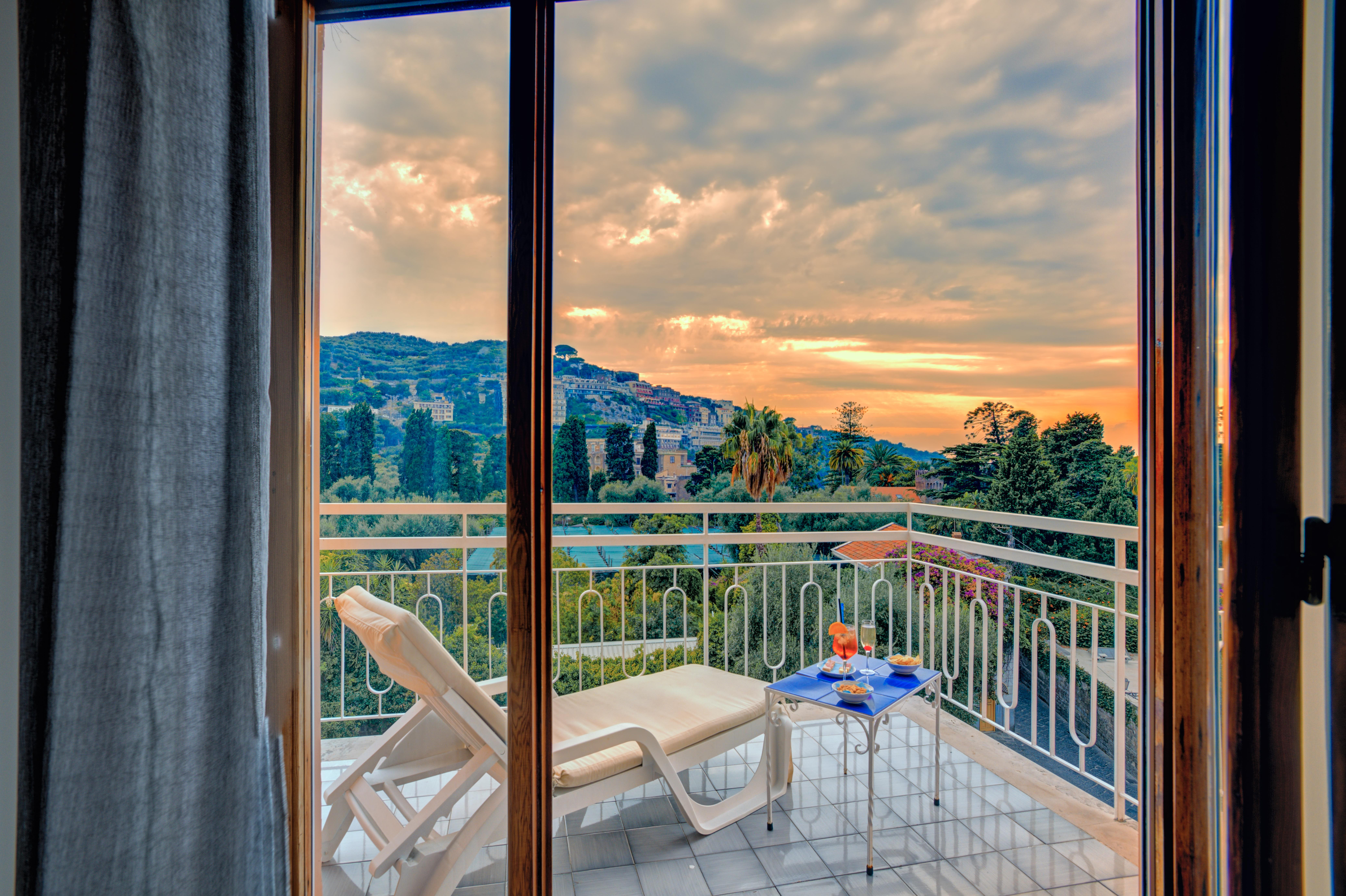 Boutique Hotel Regina Sorrento Exterior foto