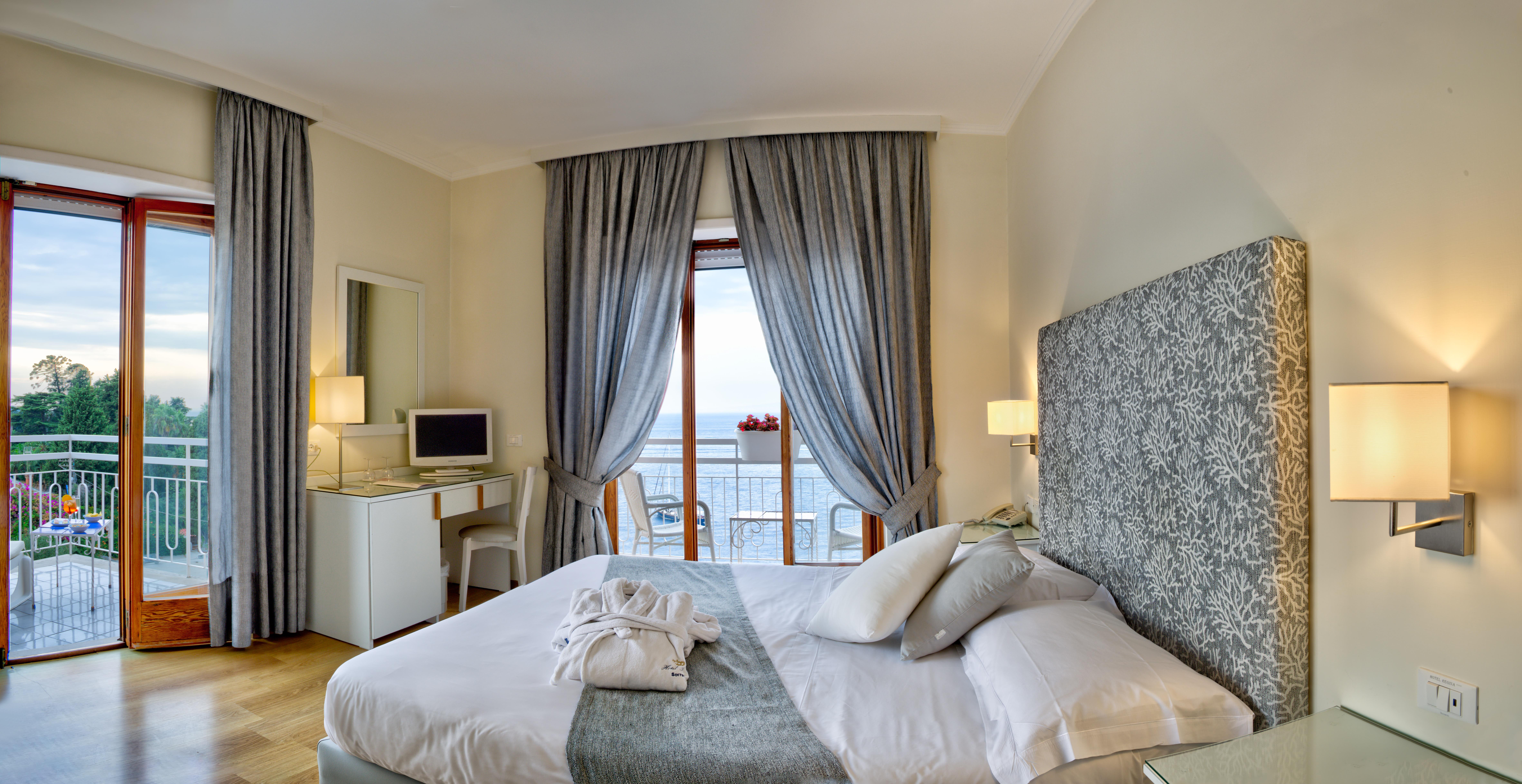 Boutique Hotel Regina Sorrento Exterior foto